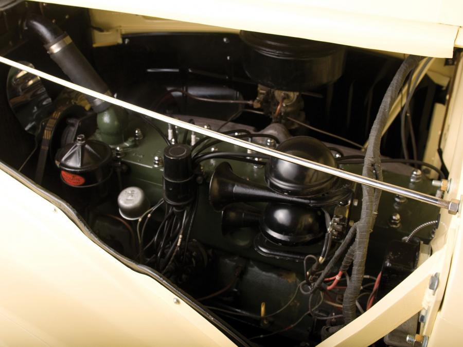  Packard 120 convertible Victoria by Darrin 1939 года  (фото 10 из 11)